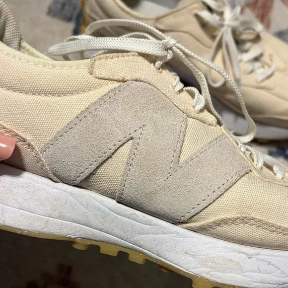 New Balance 327 Cream and Tan Sneakers sz 9 - Picture 2 of 9